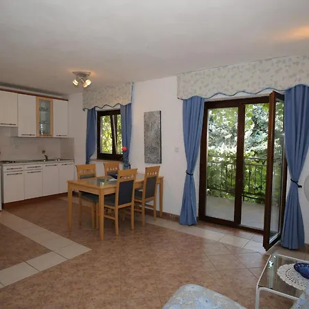 App 3- By Interhome * Funtana