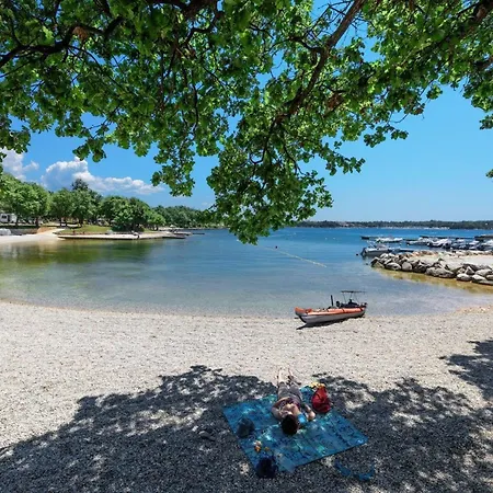 App 3- By Interhome *