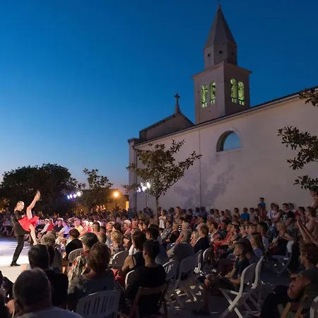 App 3- By Interhome * Funtana