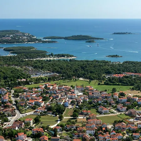 App 3- By Interhome * Funtana