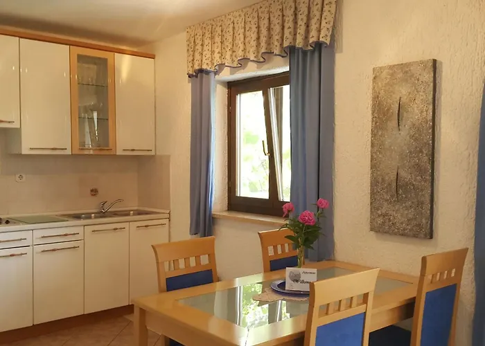 App 3- By Interhome * Funtana