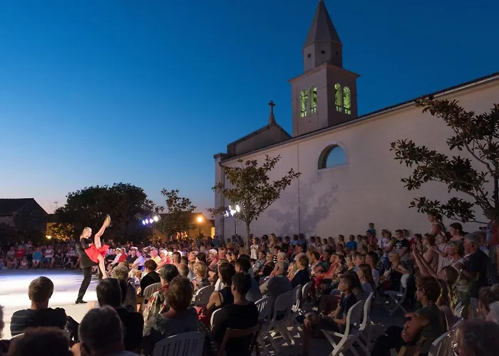 App 3- By Interhome * Funtana